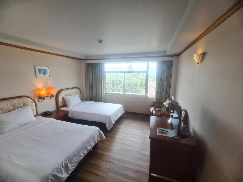 Western Grand Hotel Ratchaburi Ban Bang Kra Bagian luar foto