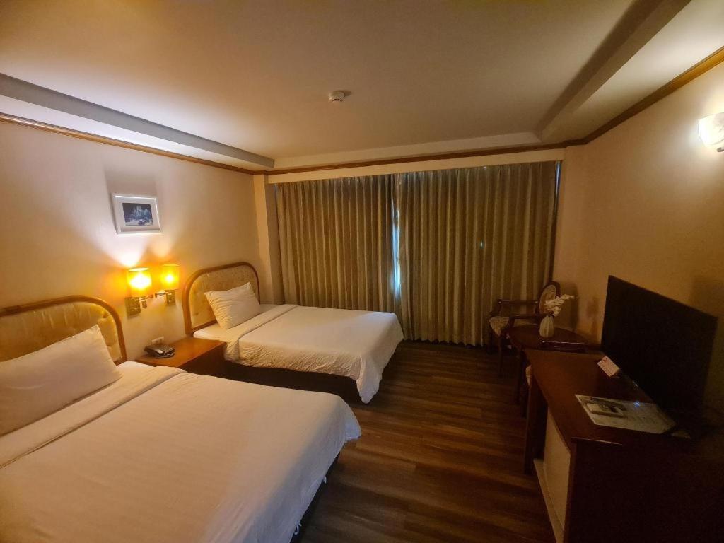 Western Grand Hotel Ratchaburi Ban Bang Kra Bagian luar foto