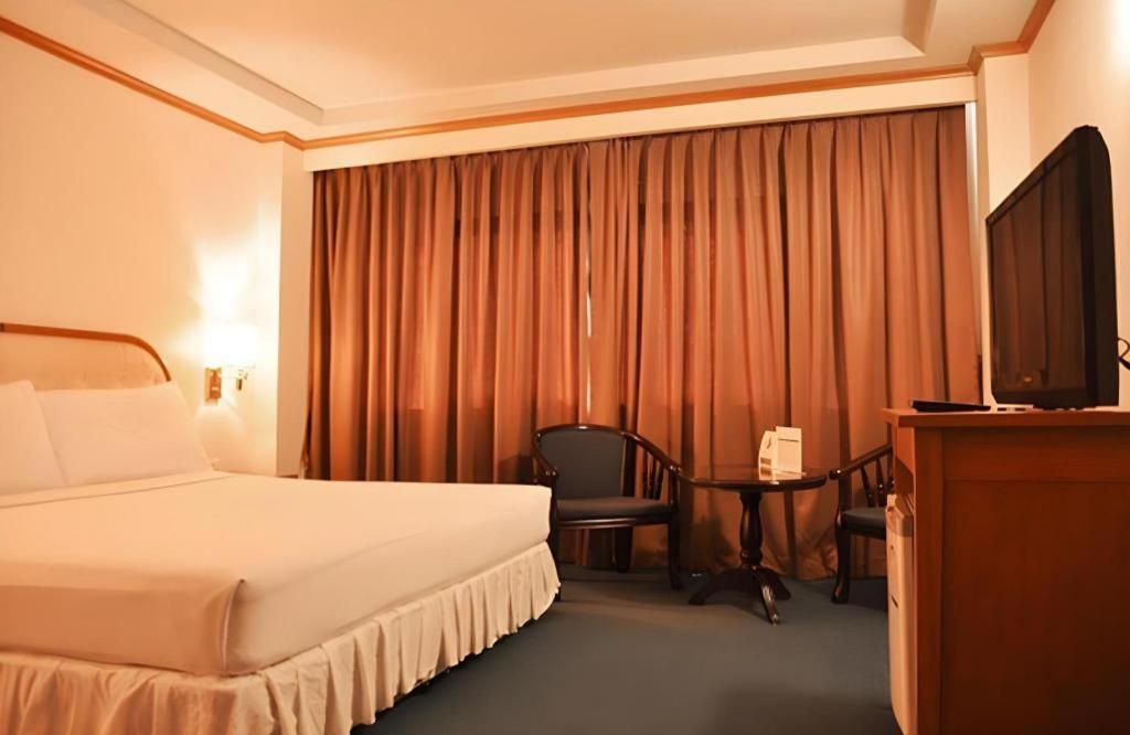 Western Grand Hotel Ratchaburi Ban Bang Kra Bagian luar foto