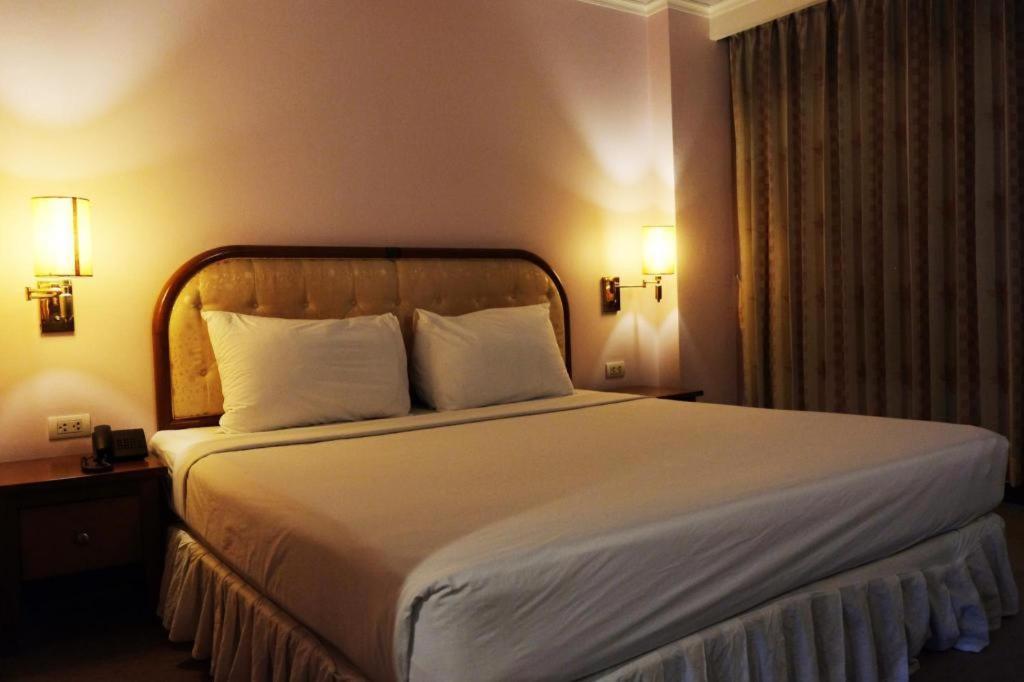 Western Grand Hotel Ratchaburi Ban Bang Kra Bagian luar foto