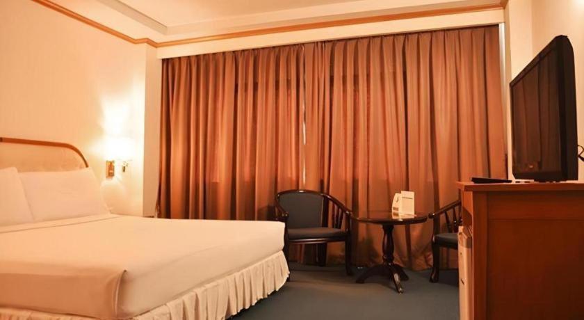 Western Grand Hotel Ratchaburi Ban Bang Kra Bagian luar foto