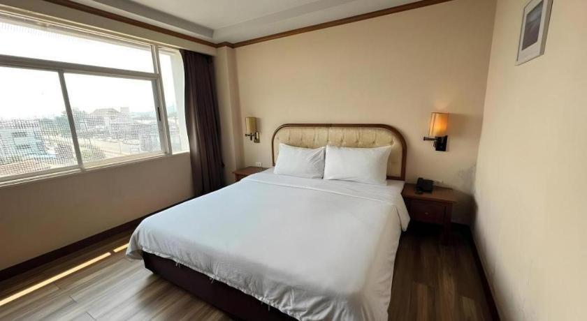 Western Grand Hotel Ratchaburi Ban Bang Kra Bagian luar foto